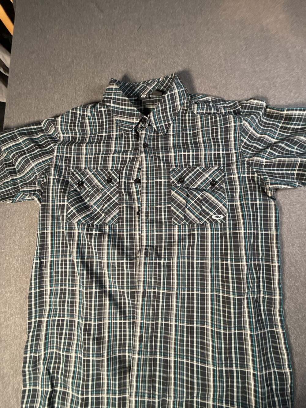 Oakley Mens Plaid Short Sleeve Button-Up Shirt Size L Blue Teal Black